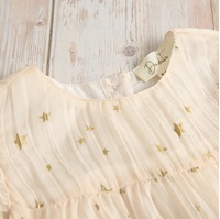 Imagen de Vestido bebé Romance ceremonia gasa plisada estrellas doradas