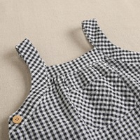 Imagen de Vestido de bebé niña con cubrepañal en cuadros Vichy blancos y negros