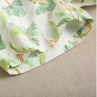 Imagen de Bañador de niño en color verde con estampado de cintura elástica y cordón de color verde 