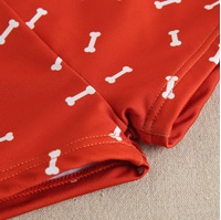 Imagen de Bañador bóxer de bebé niño en color rojo estampado y cordón elástico de color blanco