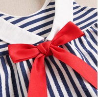 Imagen de Vestido con cubrepañal marinero de bebé niña en rayas blancas y azul marino