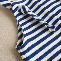 Imagen de Peto marinero de bebé en rayas blancas y azul marino