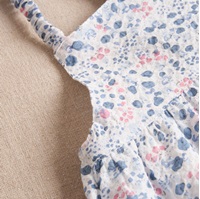 Imagen de Vestido con cubrepañal de bebé niña estampado de flores en tonos azules
