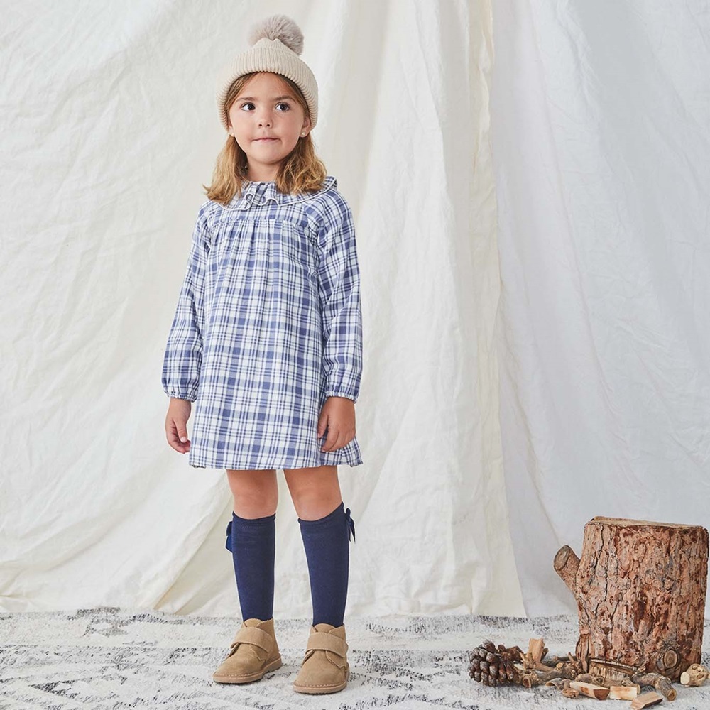 Imagen de Vestidos de niña con cuello de volantes en cuadros azules