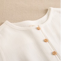 Imagen de Camisa de bebé niño blanca lisa con manga larga