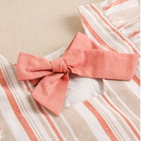 Imagen de Vestido de niña en lino con rayas en tonos blanco, salmón y coral
