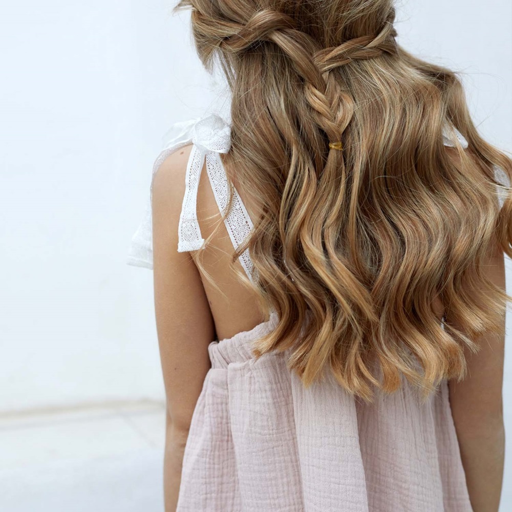 Imagen de Vestido de niña rosa palo con tirantes en tejido bambula