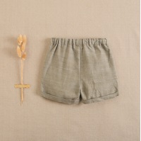 Imagen de Short corto de niño en lino en color verde