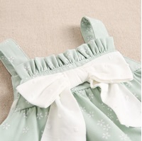 Imagen de Vestido de bebé niña verde con flores en blanco