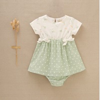 Imagen de Vestido de bebé niña combinado con estampado de cuadros verdes y estampado de patitos