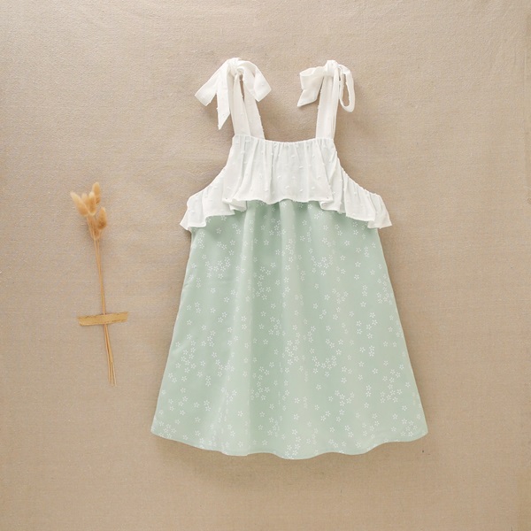 Imagen de Vestido de niña verde con flores en blanco