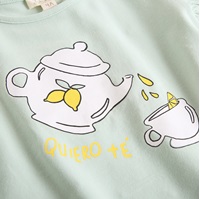 Imagen de Camiseta de niña verde con dibujo de tazas