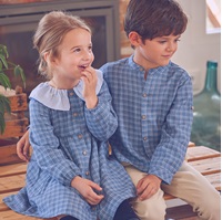 Imagen de Vestido niña cuadros azul y blanco con cuello volante en azul claro