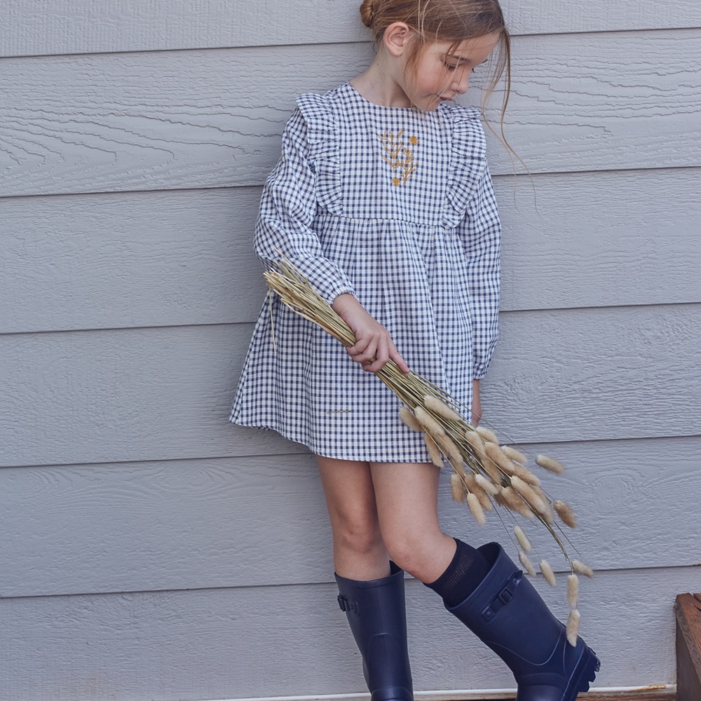 Imagen de Vestido niña cuadros vichy azul y blanco con bordado mostaza