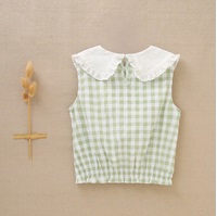 Imagen de Blusa de niña con cuadros vichy verdes y blancos