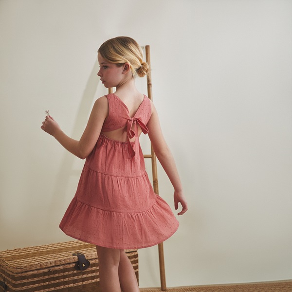 Imagen de Vestido de chica de plumeti coral anudado en espalda