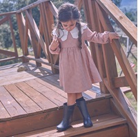 Imagen de Vestido de niña en cuadros vichy caldera y blanco con cuello peter pan con ondas