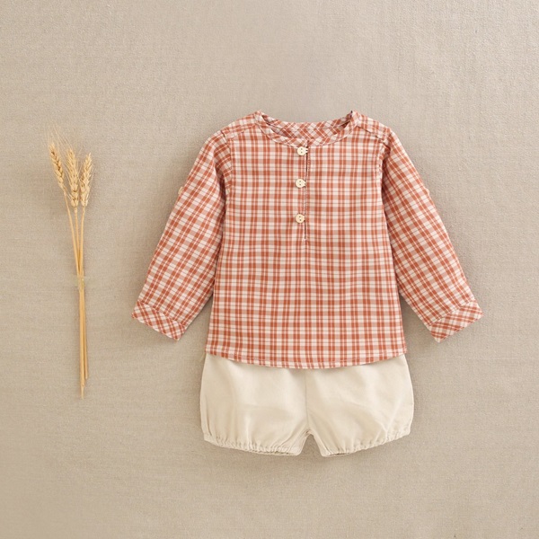 Imagen de Conjunto de bebé niño de camisa en cuadros bicolor caldera y blanco y pololo de micropana beige liso