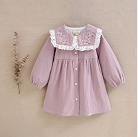 Imagen de Vestido de bebé niña morado con cuello cuadrado bordado