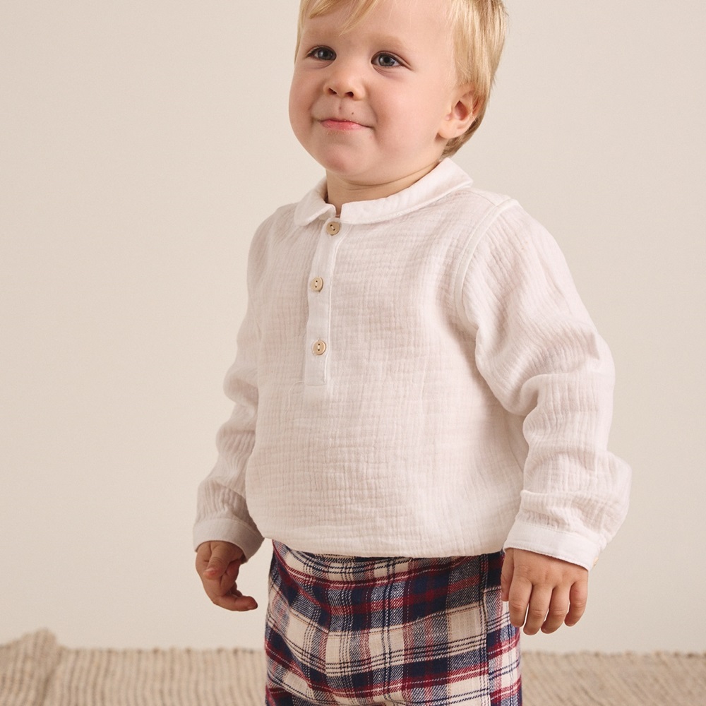 Imagen de Camisa blanca manga larga de bebé niño con cuello bebé