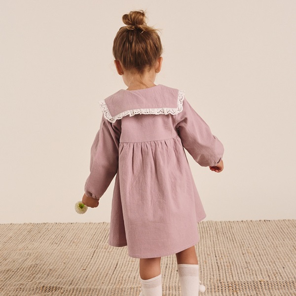 Imagen de Vestido de bebé niña morado con cuello cuadrado bordado