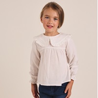 Imagen de Blusa manga larga de niña en blanco con cuello Peter Pan