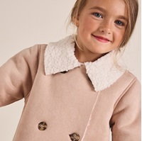 Imagen de Chaqueta de niña en color maquillaje claro con forro de borrego