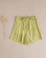 Imagen de Short de niña color pistacho con cordón a tono