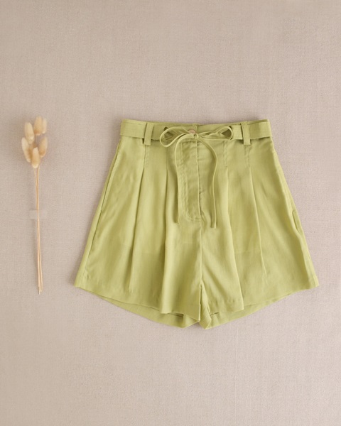Imagen de Short de niña color pistacho con cordón a tono