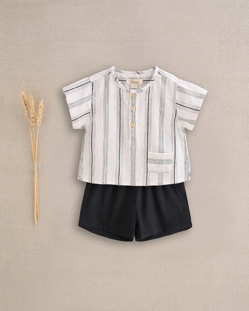 Imagen de Conjunto de bebé niño de camisa de bicolor y short negro