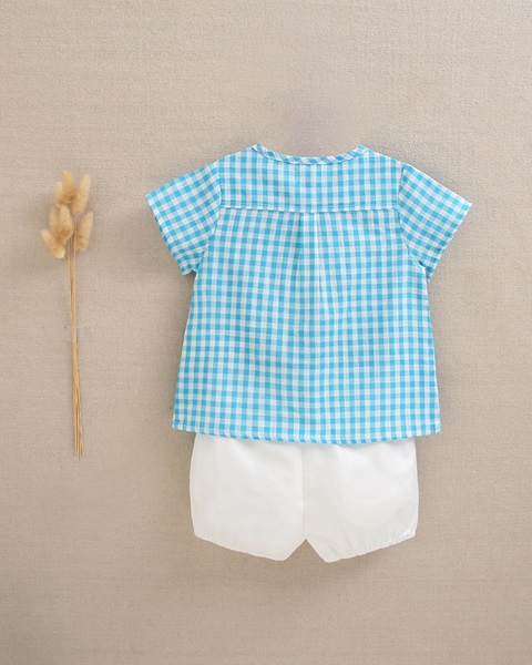 Imagen de Conjunto de bebé niño de camisa turquesa y short blanco