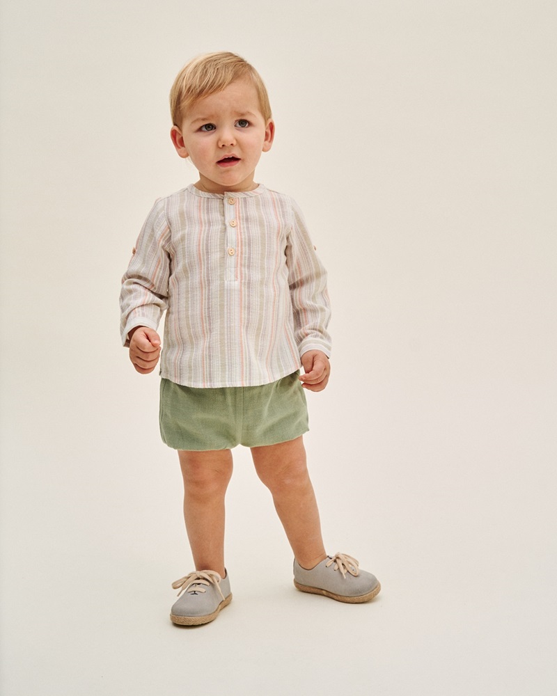 Imagen de Conjunto de bebé niño de camisa de rayas y short verde