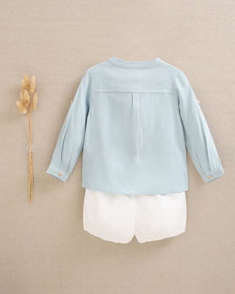 Imagen de Conjunto de bebé niño de camisa azul cielo y short blanco