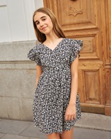 Imagen de Vestido de niña negro con estampado de flores