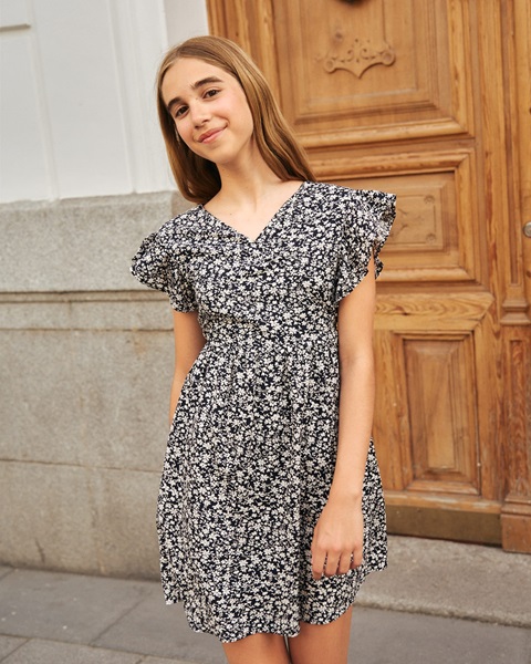 Imagen de Vestido de niña negro con estampado de flores