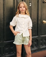 Imagen de Short de niña verde con cordón y detalle en bolsillos