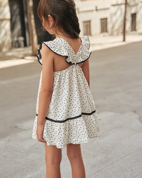 Imagen de Vestido de niña blanco con mariposas negras