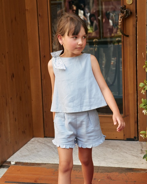 Imagen de Short de niña azul con volantes en bajo